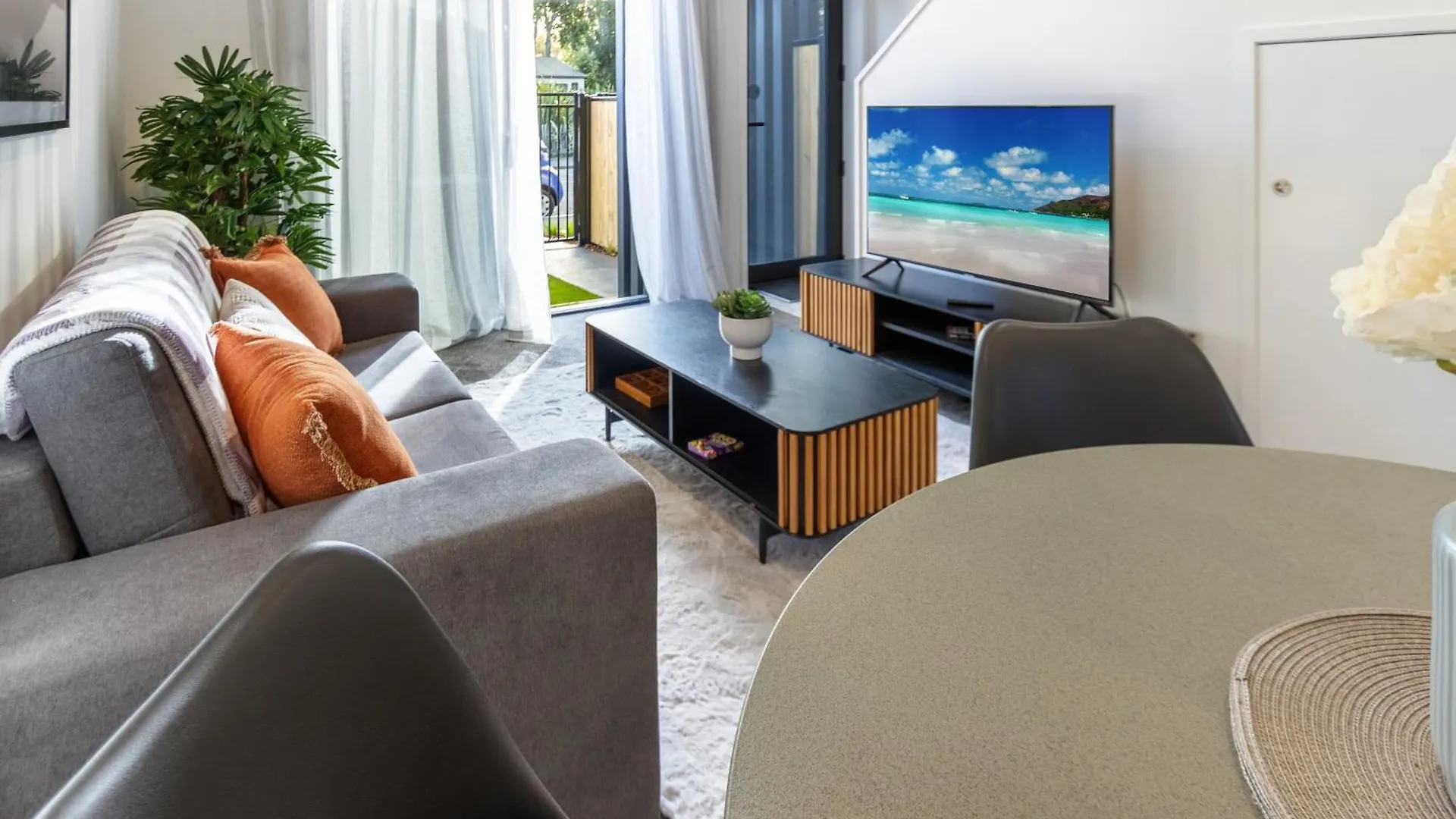 Apartment Cbd Luxury Homes Near Cafes Hagley Park River Christchurch New Zealand