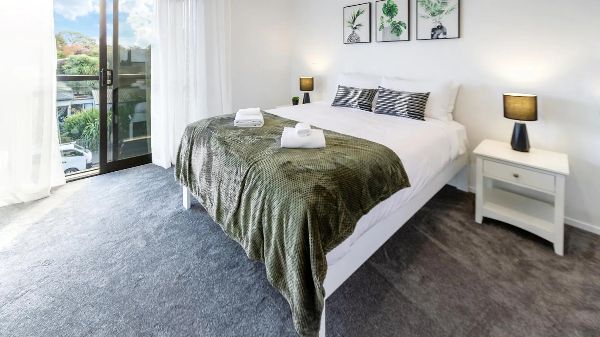 Cbd Luxury Homes Near Cafes Hagley Park River Christchurch