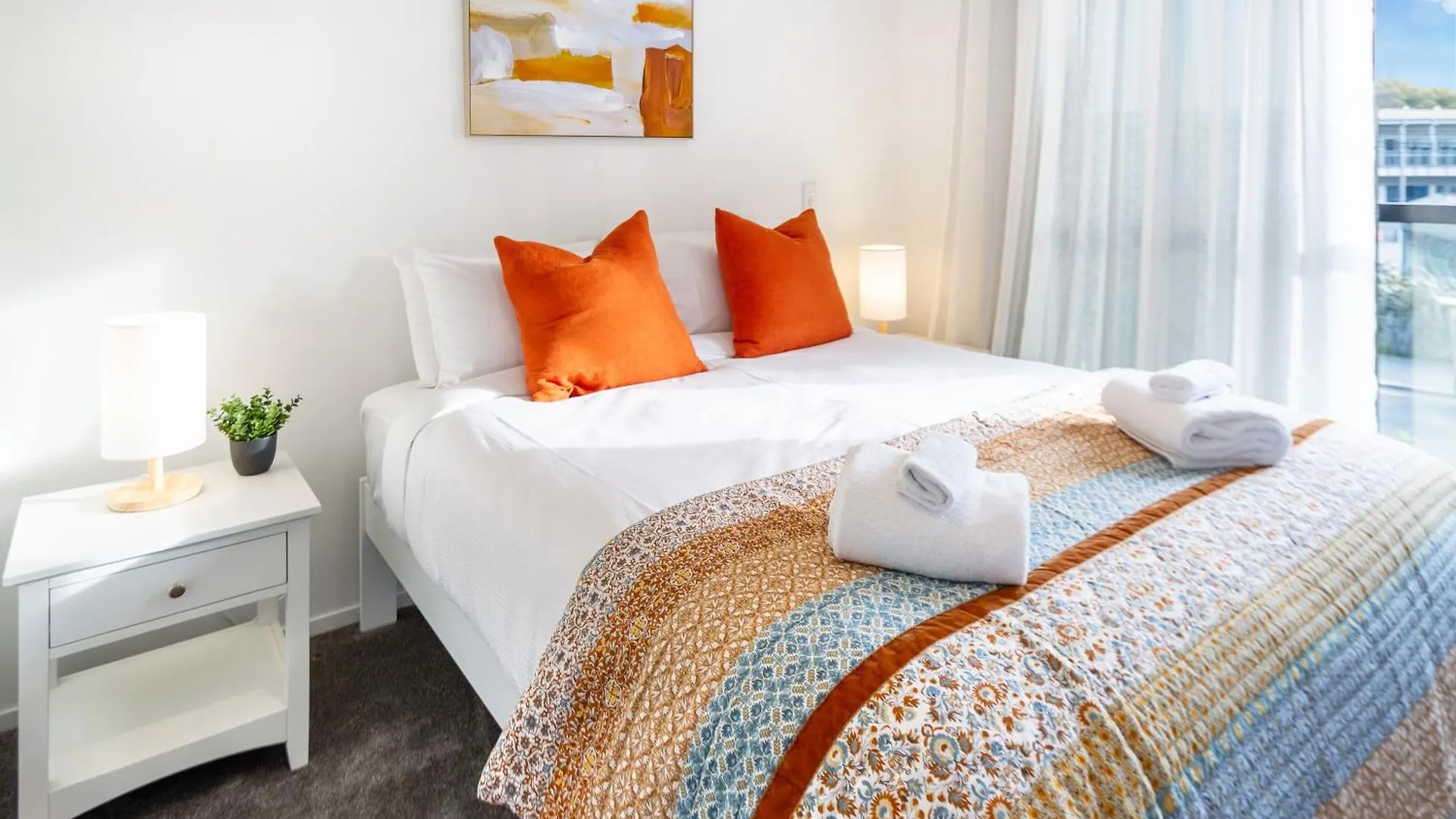 Cbd Luxury Homes Near Cafes Hagley Park River Christchurch Apartment