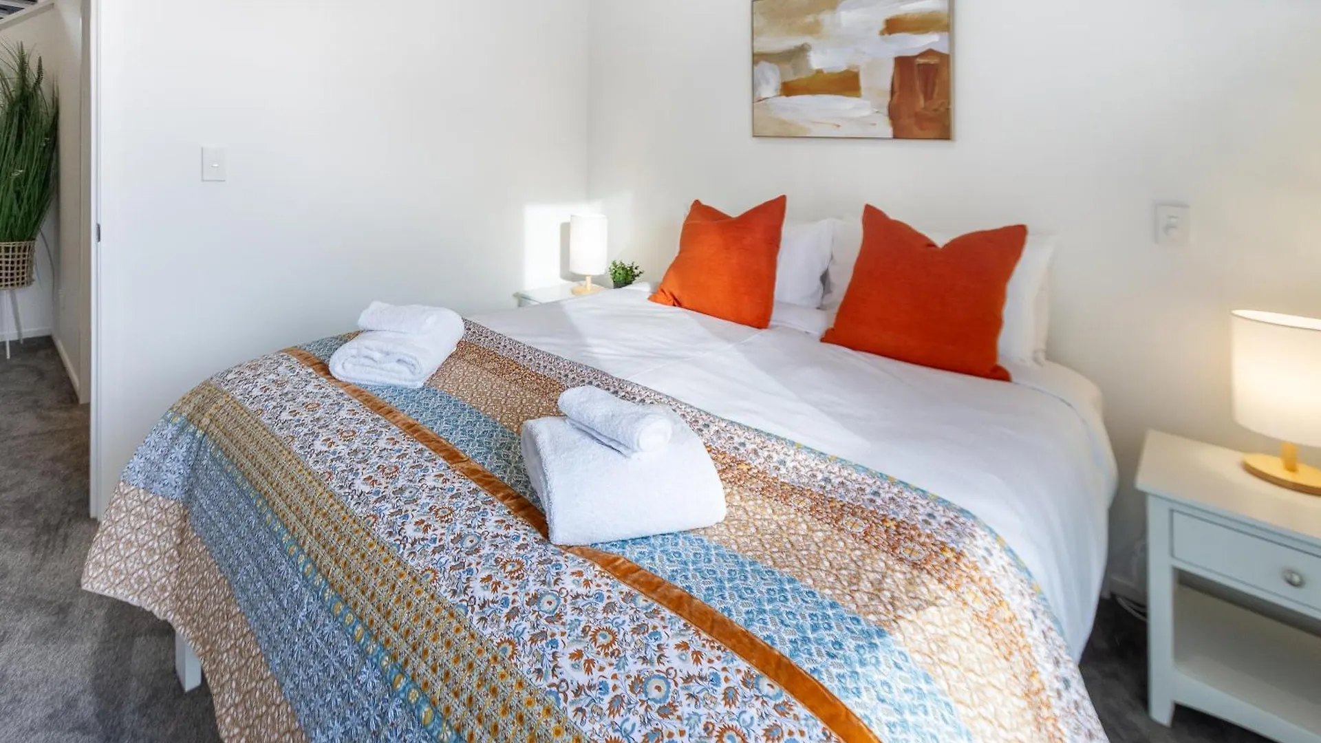Cbd Luxury Homes Near Cafes Hagley Park River Christchurch New Zealand